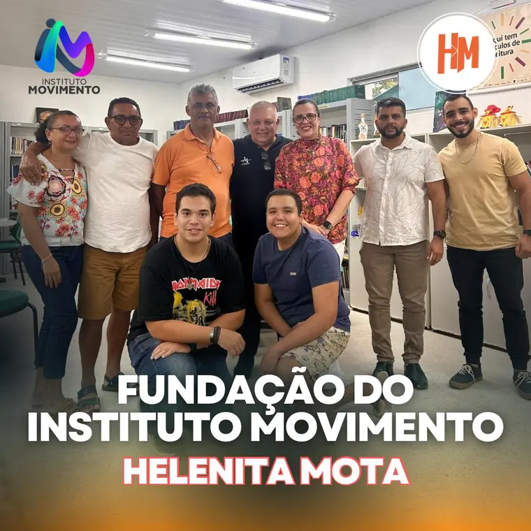 Grupo reunido no dia da fundação do Instituto Movimento