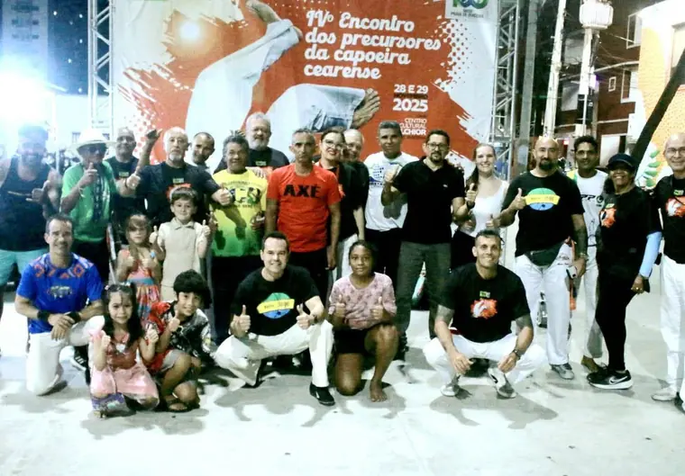 Grupo reunido no IV Encontro dos Precursores da Capoeira Cearense